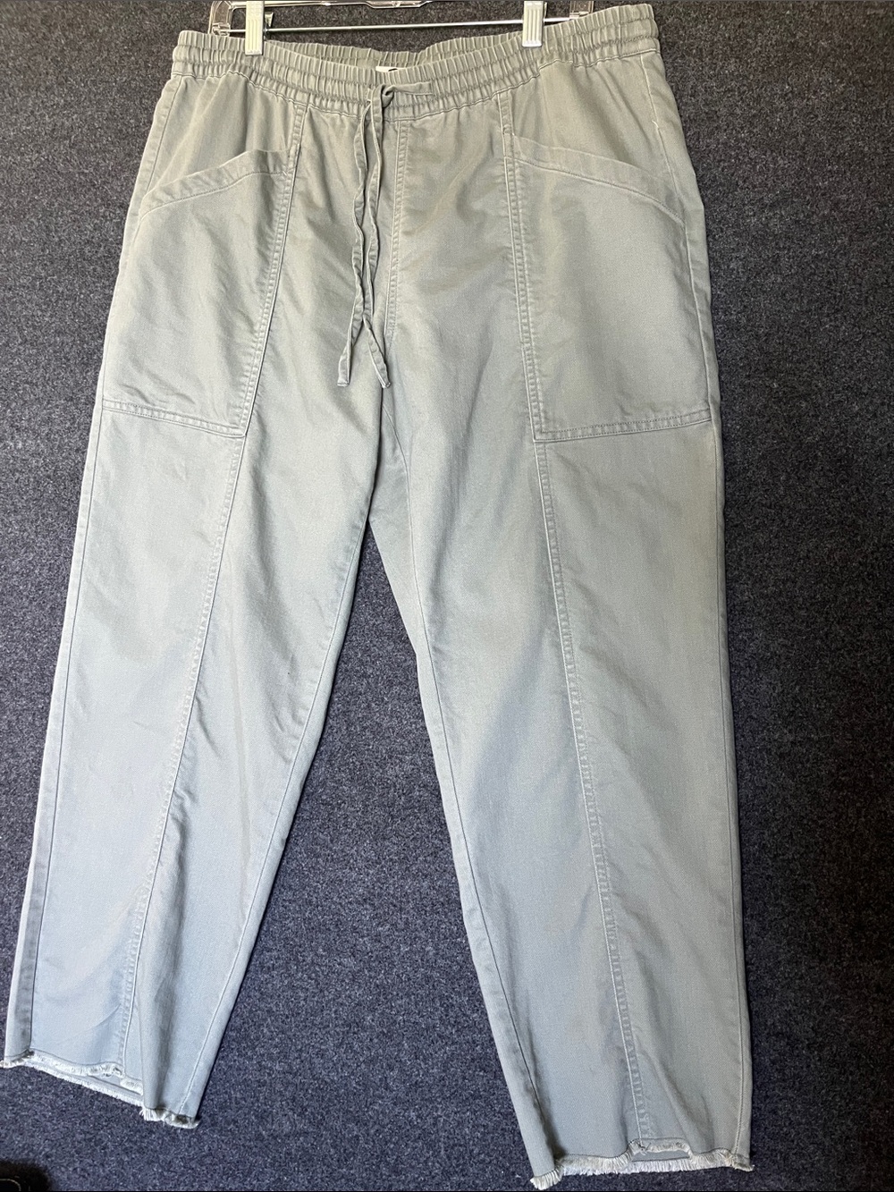 Universal Thread Women’s Sage Drawstring Cargo Pants Size L